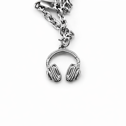 THE ENCORE NECKLACE & CHARMS